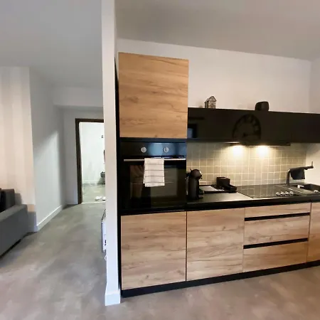 Helena - Helena 16 *