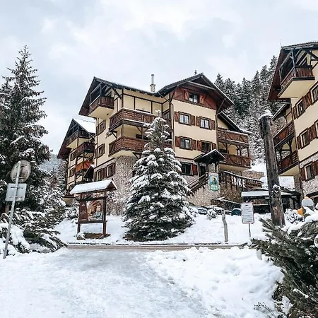 Helena - Helena 16 *